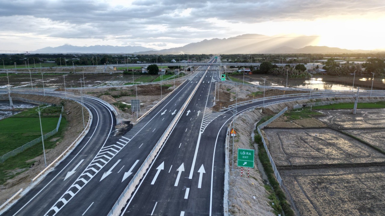 Cam Lam – Vinh Hao Expressway
