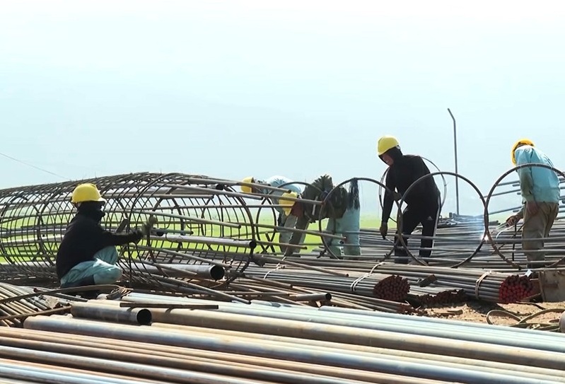 Contract Package No. 4: Construction, project: Repair of Gianh Bridge at Km625+500, National Highway 1, Quang Binh Province