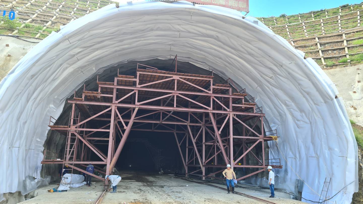 Tuy An Tunnel Project
